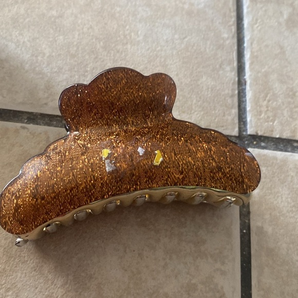 Bundle of hair clips total of 7 - Picture 9 of 9